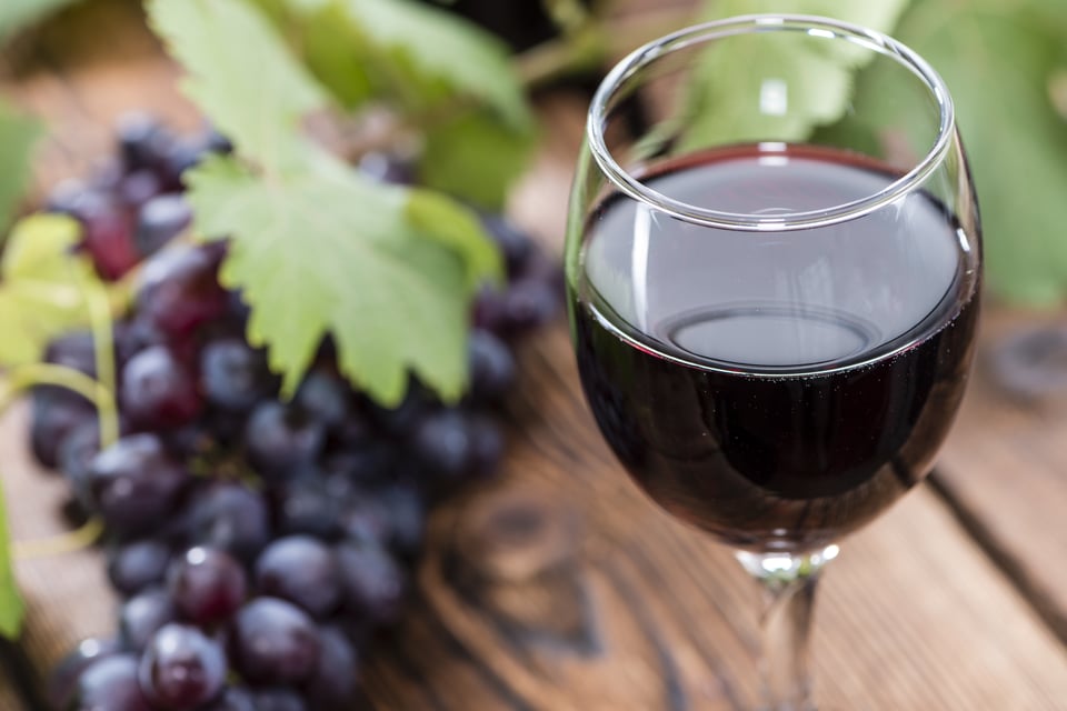 Вино из винограда каберне